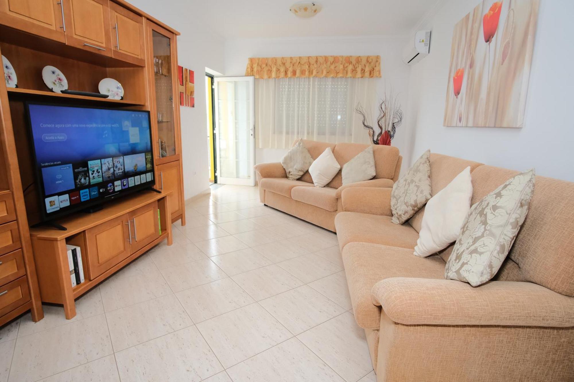 T2 Em Fechado. Apartment